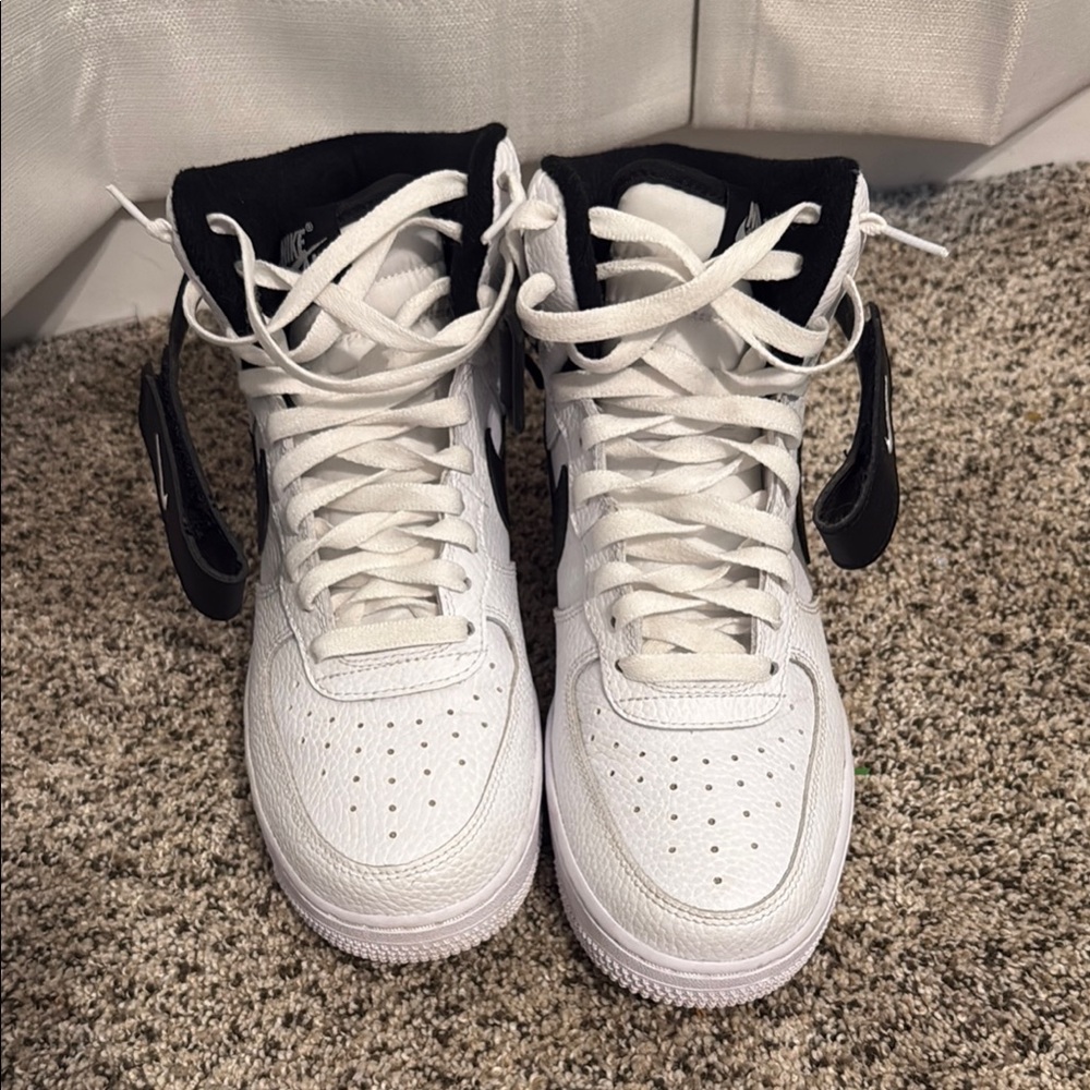 Nike White and Black Women's Sneakers